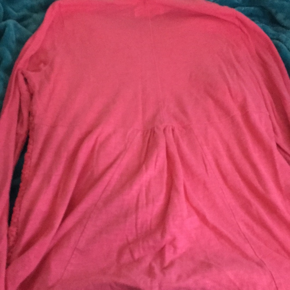 A sweater - Picture 2 of 2